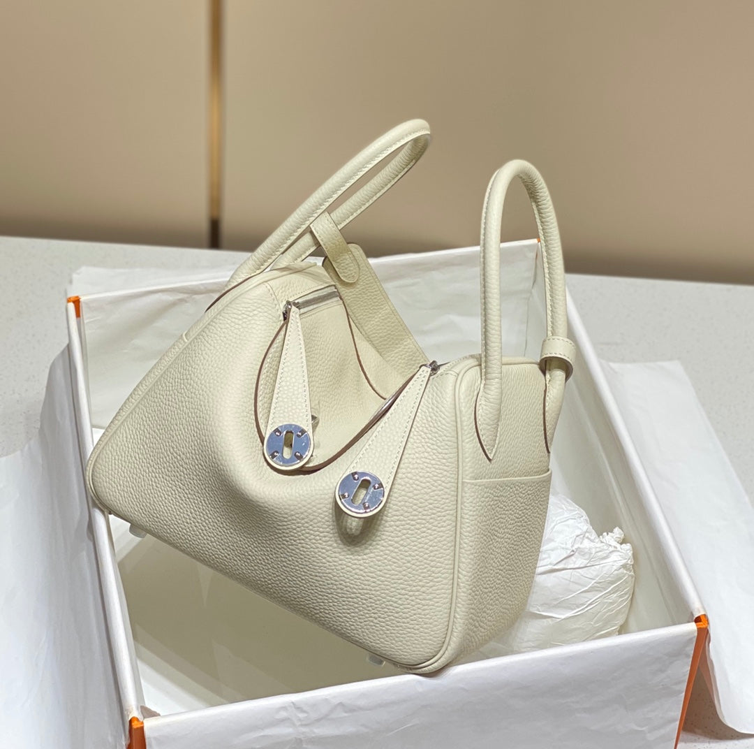 HM Lindy 26 Bag White Taurillon Clemence Leather