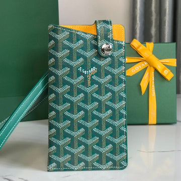 Montmartre Gm Case 18 In Green Goyardine Canvas