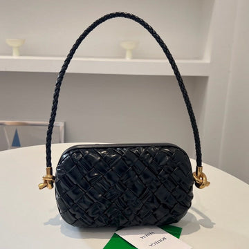 Knot 20 In Black Lambskin With Chain