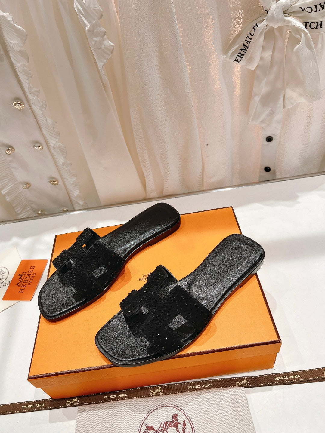 0RAN Sandal Black Lambskin Attach Crystals-Black