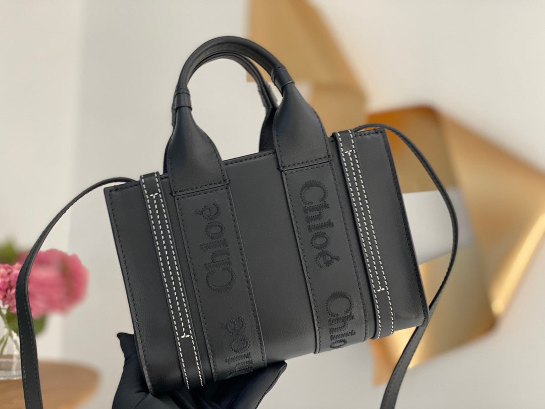 Chloé Woody Small Tote Bag Black 26CM Calfskin 531235