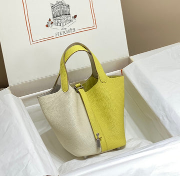 Picotin Lock 18 White Lime Togo Shw