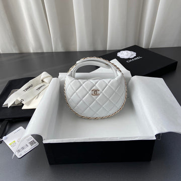 CC Pouch Bag 16CM White Lambskin Ghw 229975