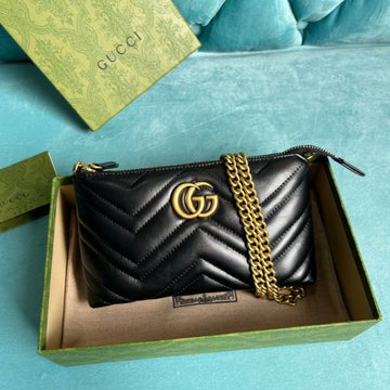 GG Marmont Mini 22 Handbag In Black Calfskin