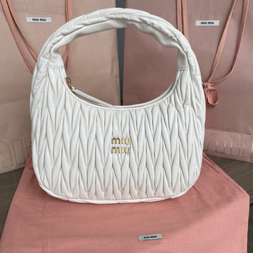 Wander 29 Bag In White Lambskin
