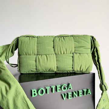 Bv Cassette 32 Bag In Green Fern Polyamide