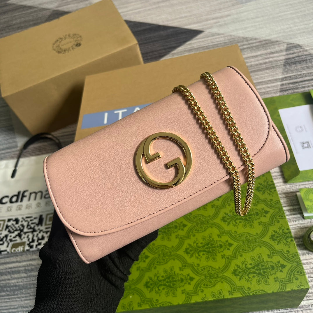 Blondie Shoulder Bag 21 In Light Pink Calfskin Gold Hardware