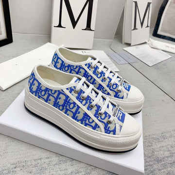 Walkn 45 Azure Blue Oblique Embroidery Canvas