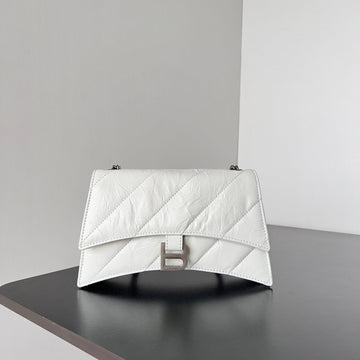Crush Chained Bag 22 In White Quilted Crushed Calfskin Silver Hardware
