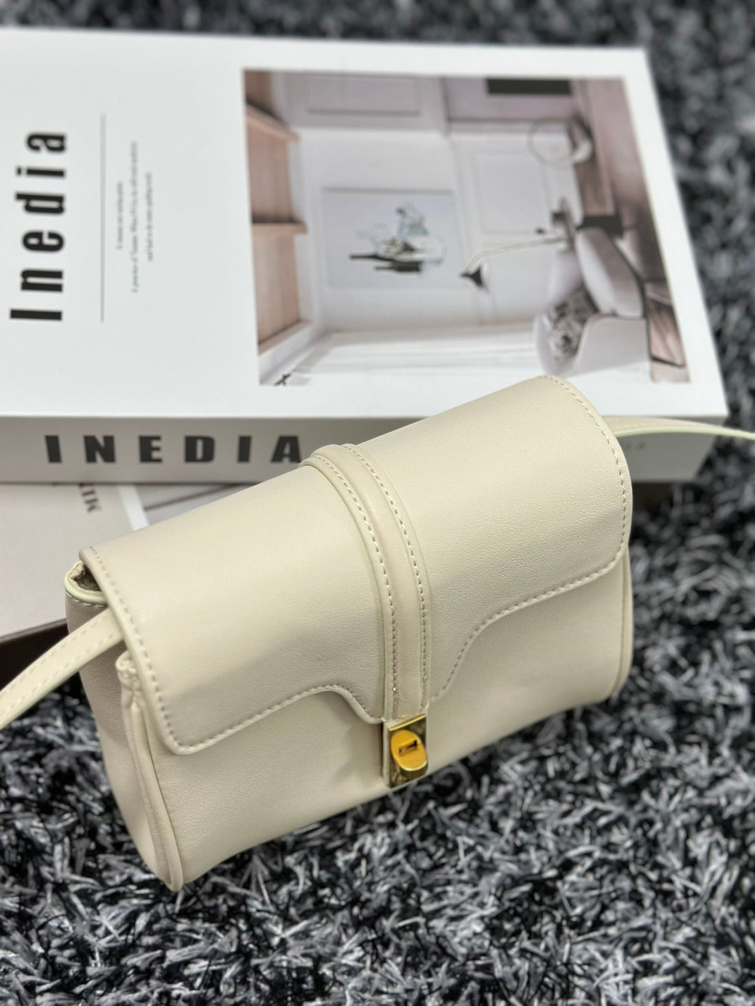 Classic Mini 18 White Calfskin