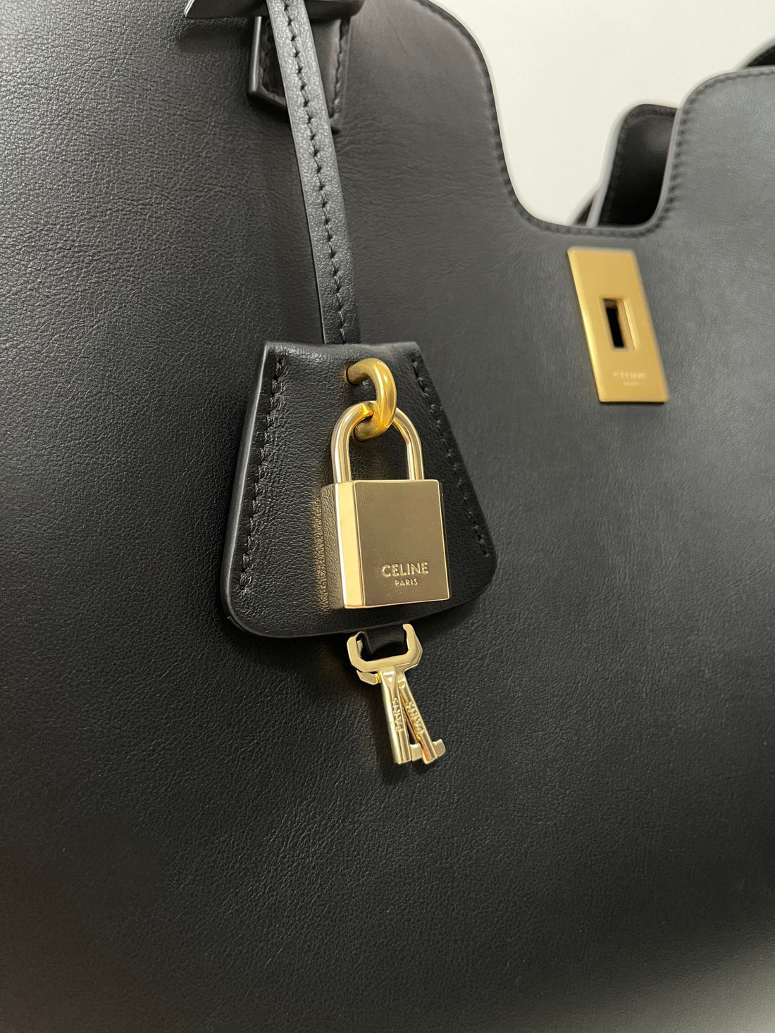 Cabas 16 37CM Black Calfskin