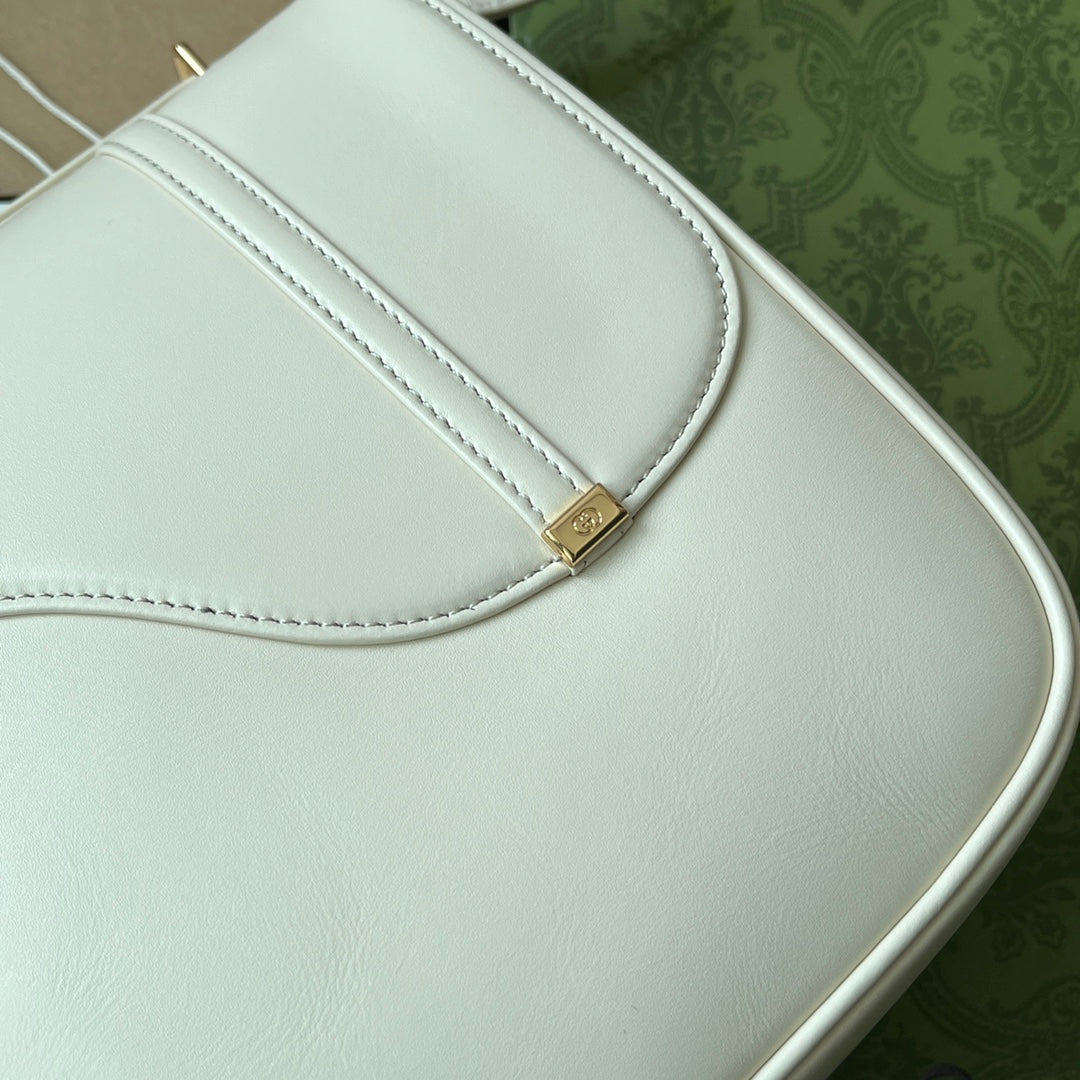 Equestrian Style Shoulder Bag 21 In White Calfskin Gold Hardware
