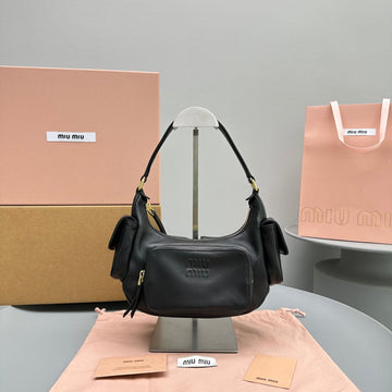 Pucket Bag 21 In Black Calfskin