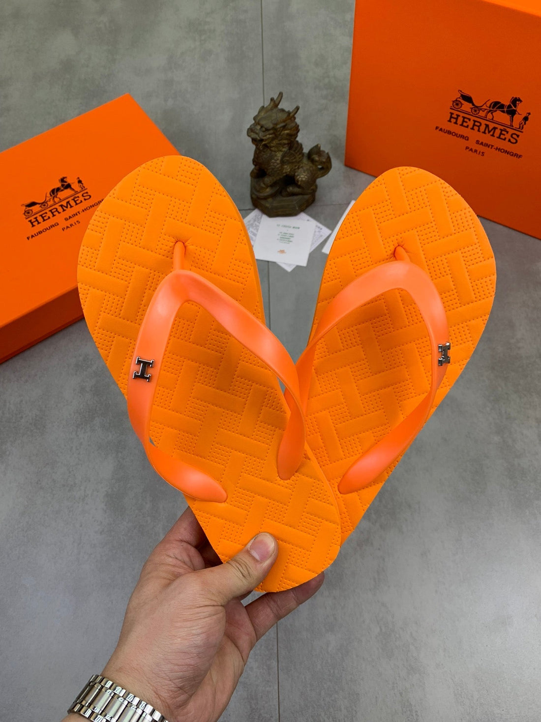 Hm Thong Slippers Tiger Rubber