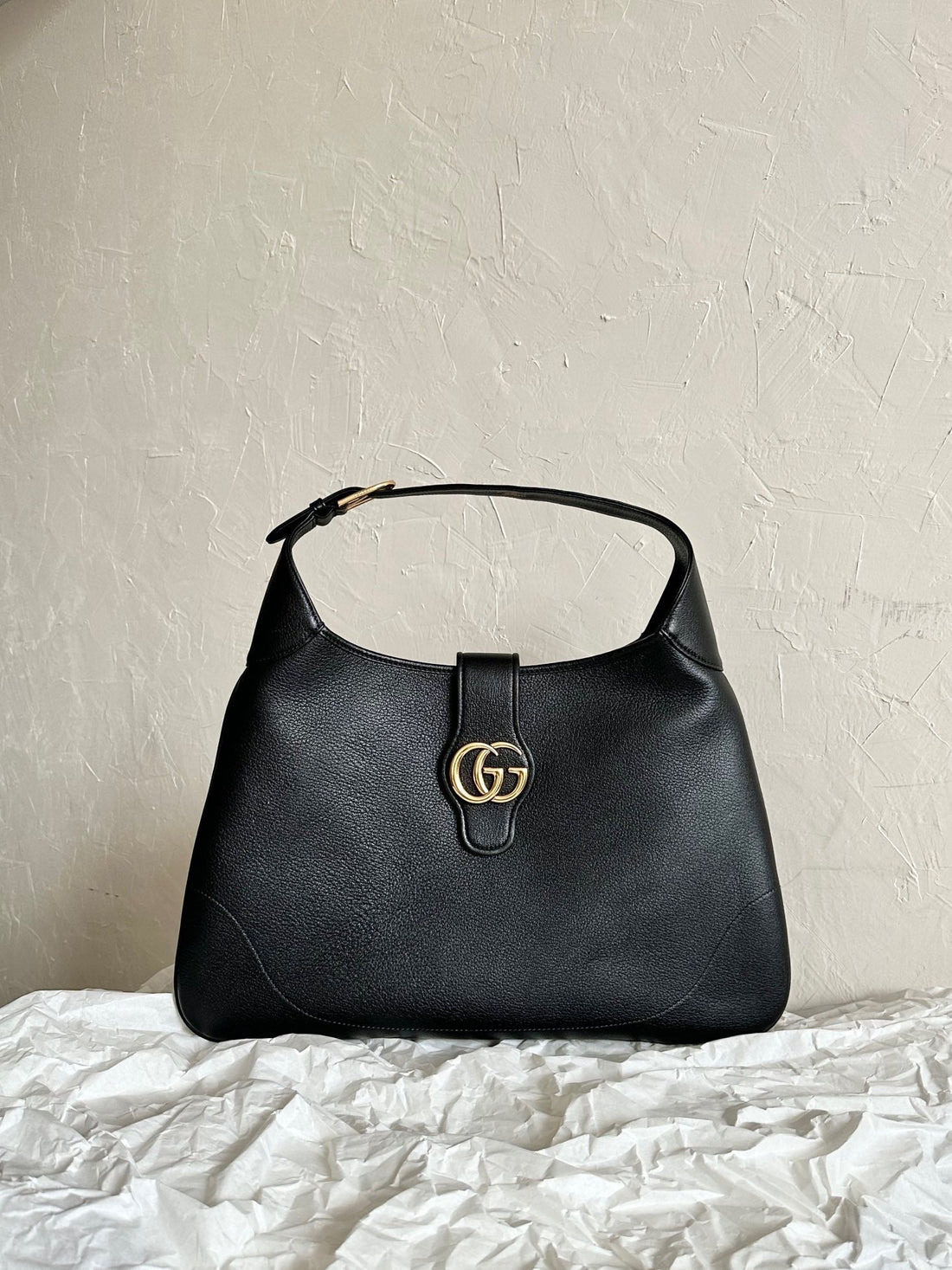 Aphrodite Large 47 Shoulder Bag In Black Calfskin