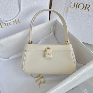 Medium 22 Key Handbag In White Calfskin
