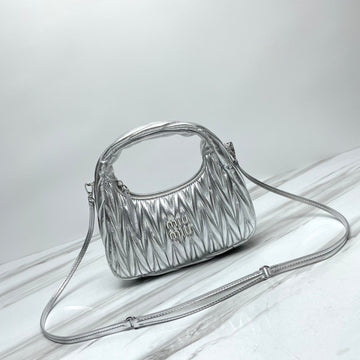 Miuwander Hobo 23 Silver Metalic Matelasse Leather