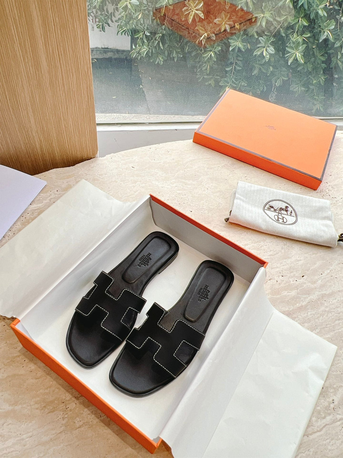 Hm 25 Oran Sandal Black Calfskin