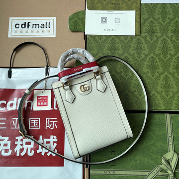 Diana Tote Bag 19 In White Lambskin With Bamboo Handle
