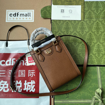 Diana Tote Bag 19 In Brown Lambskin With Bamboo Handle