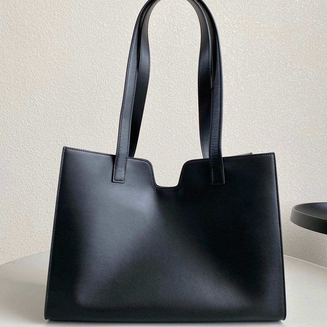 Cabas Triomphe 37 Black In Smooth Calfskin