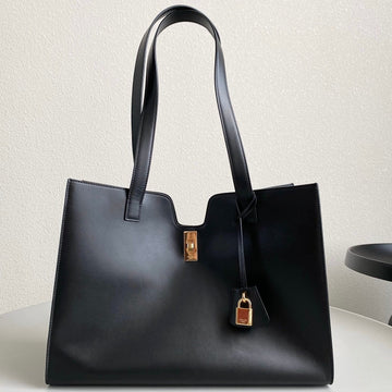 Cabas Triomphe 37 Black In Smooth Calfskin