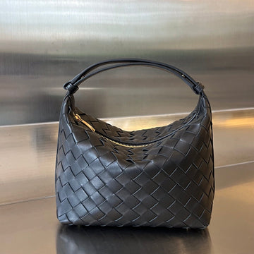 Wallace 22 Bag In Black Calfskin