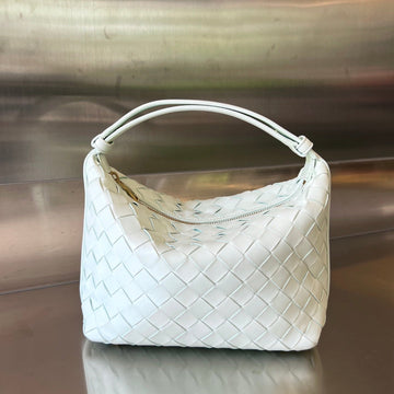 Wallace 22 Bag In White Calfskin