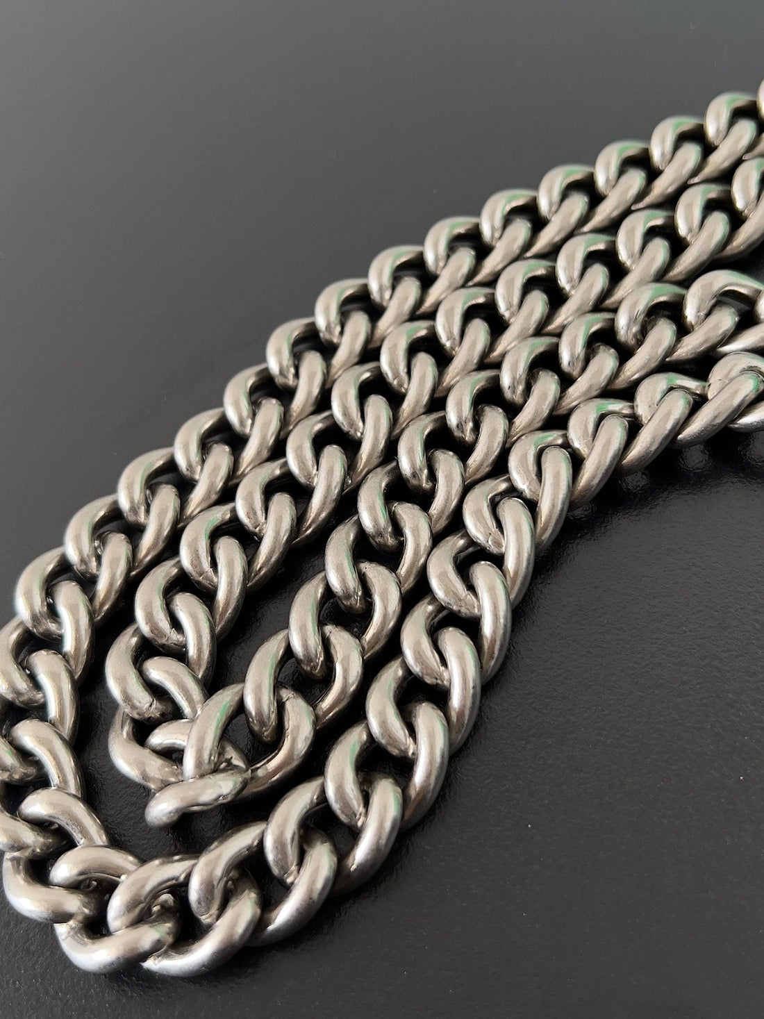 Crush Chained Bag 32 In Green Quilted Crushed Calfskin Silver Hardware