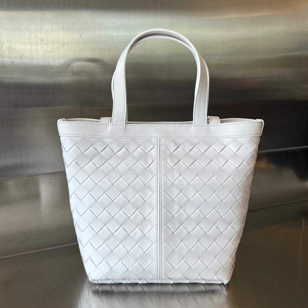 Flip Flap 23 Bag In White Lambskin