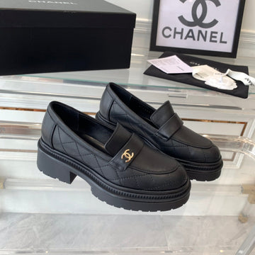 Moccasins Black Quilted Calfskin