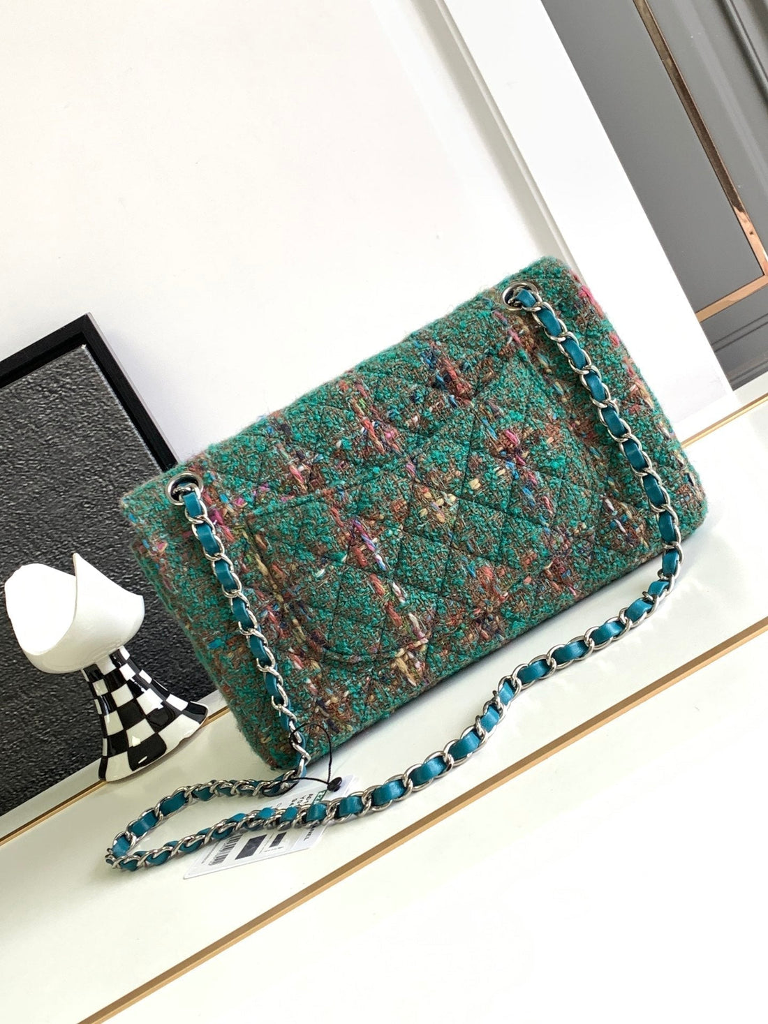 CC Medium 25 Classic Bag In Green Forest Wool Tweed