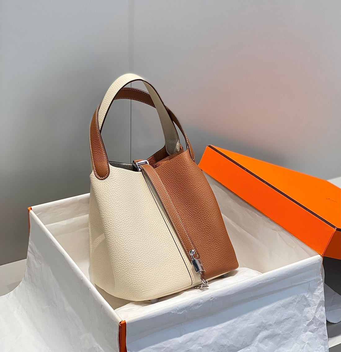 HM Picotin Lock 22 Togo Leather And White Calfskin