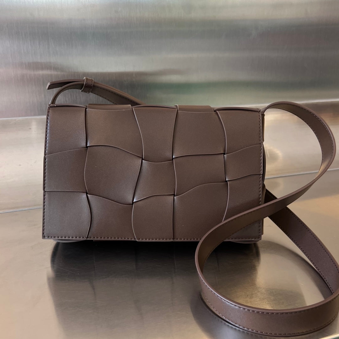 Cassette 23 In Chocolate Calfskin With Wavy Pattern