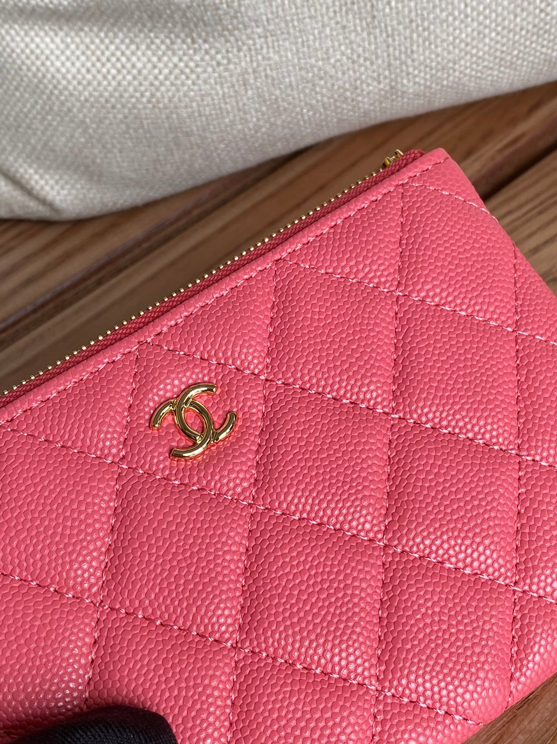 CC Zipped Wallet 15 Dark Pink Caviar Gold Hardware