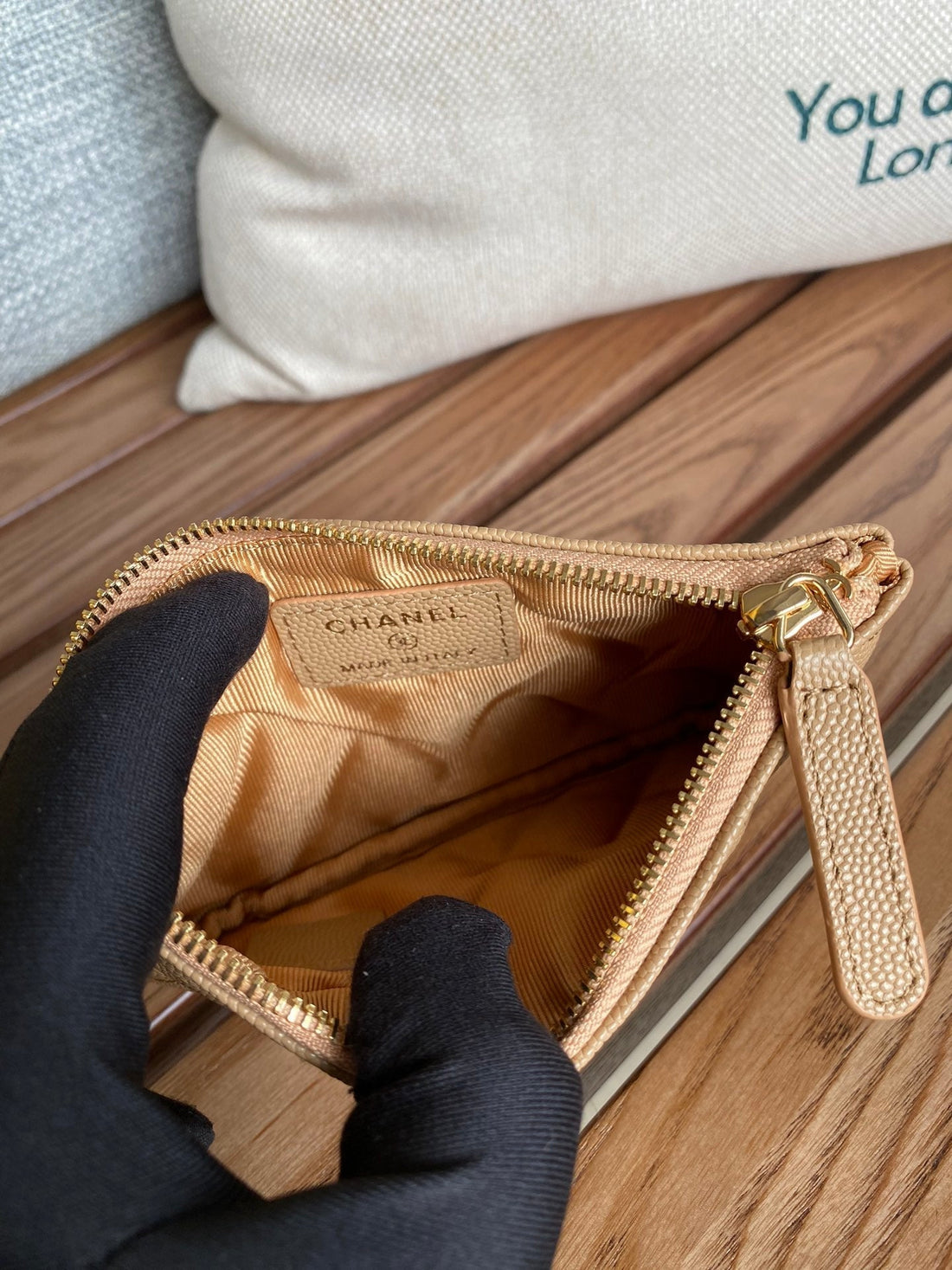 CC Zipped Wallet 15 Beige Caviar Gold Hardware