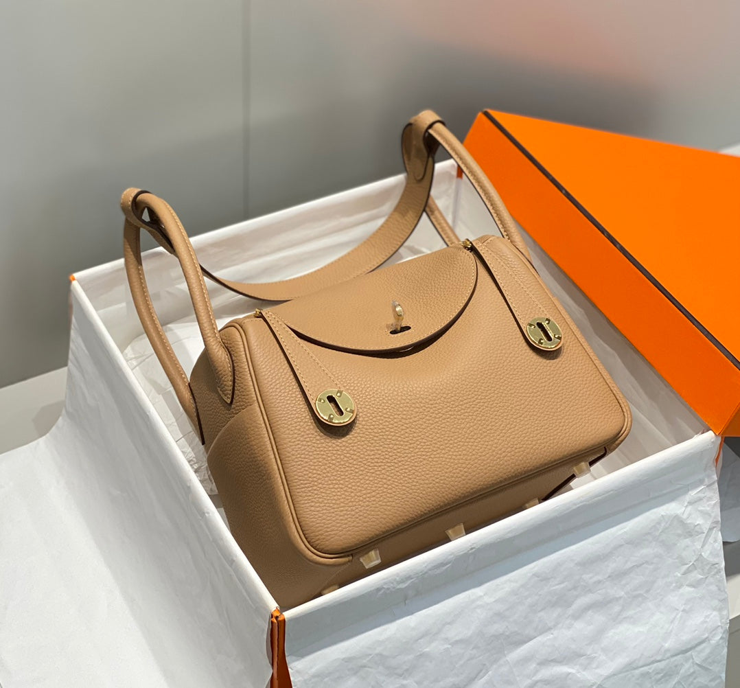 HM Lindy 26 Bag Camel Taurillon Clemence Leather