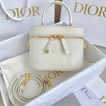 Signature Vanity 16 In White Lambskin