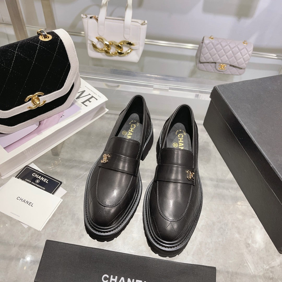 CC Moccasins 45MM Black Lambskin