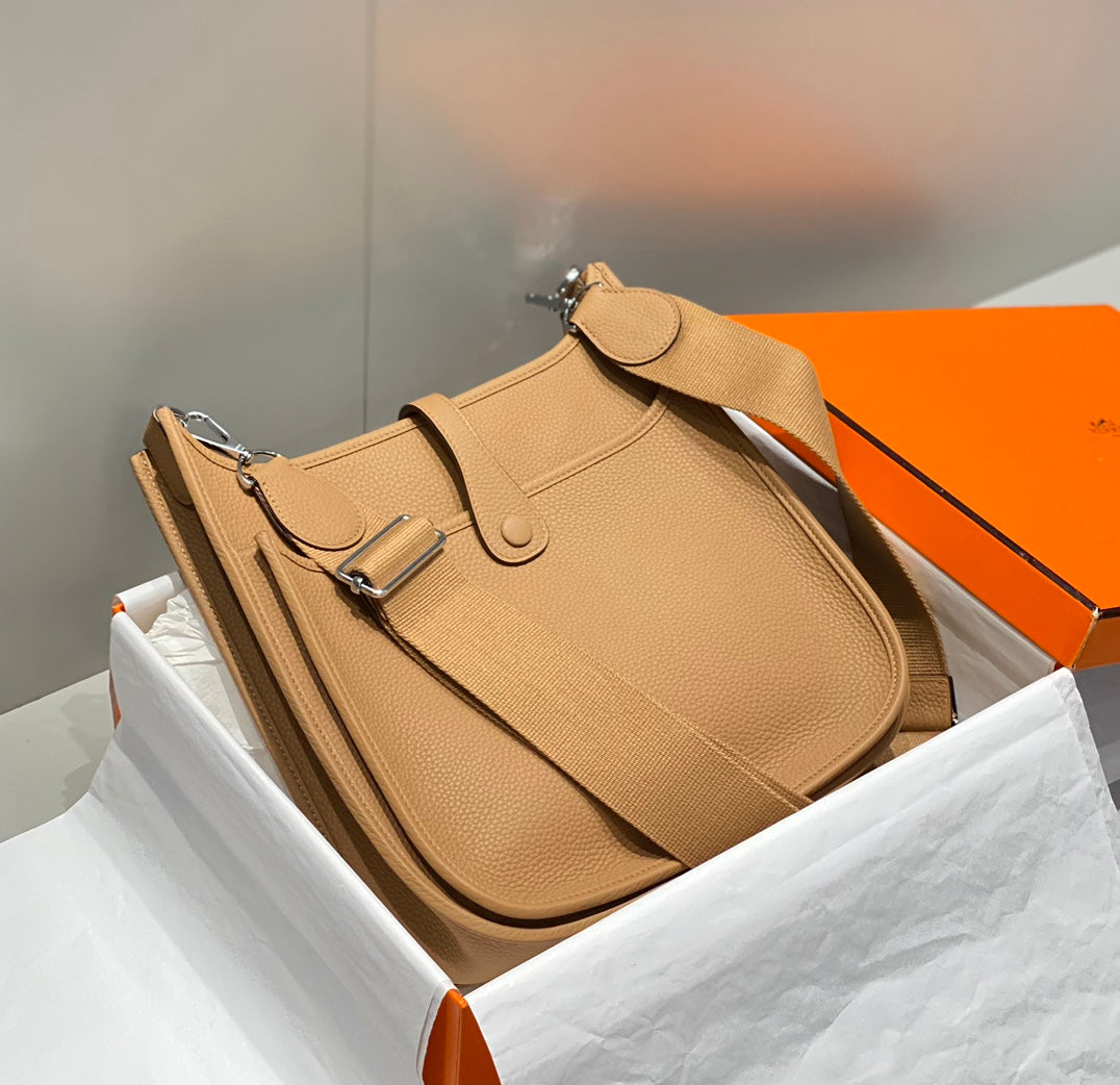 Evelyne 29CM Tabac Camel Togo Silver Hardware