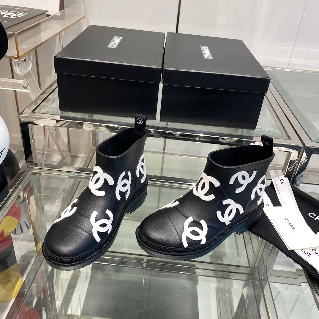 CC Rainboots Black With Embossed Logo Rubber 204070