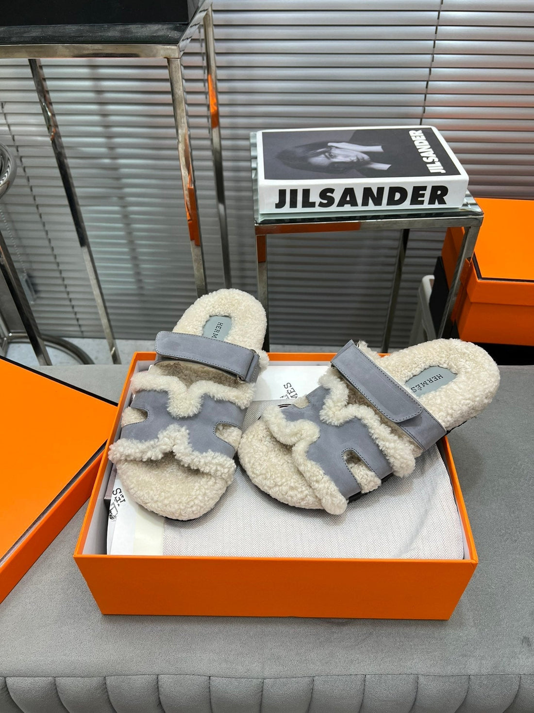 Hm Chypre Sandal In Grey Suede And Fleece Lining 953831