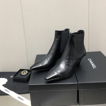 Short Boots In Black Sheepskin