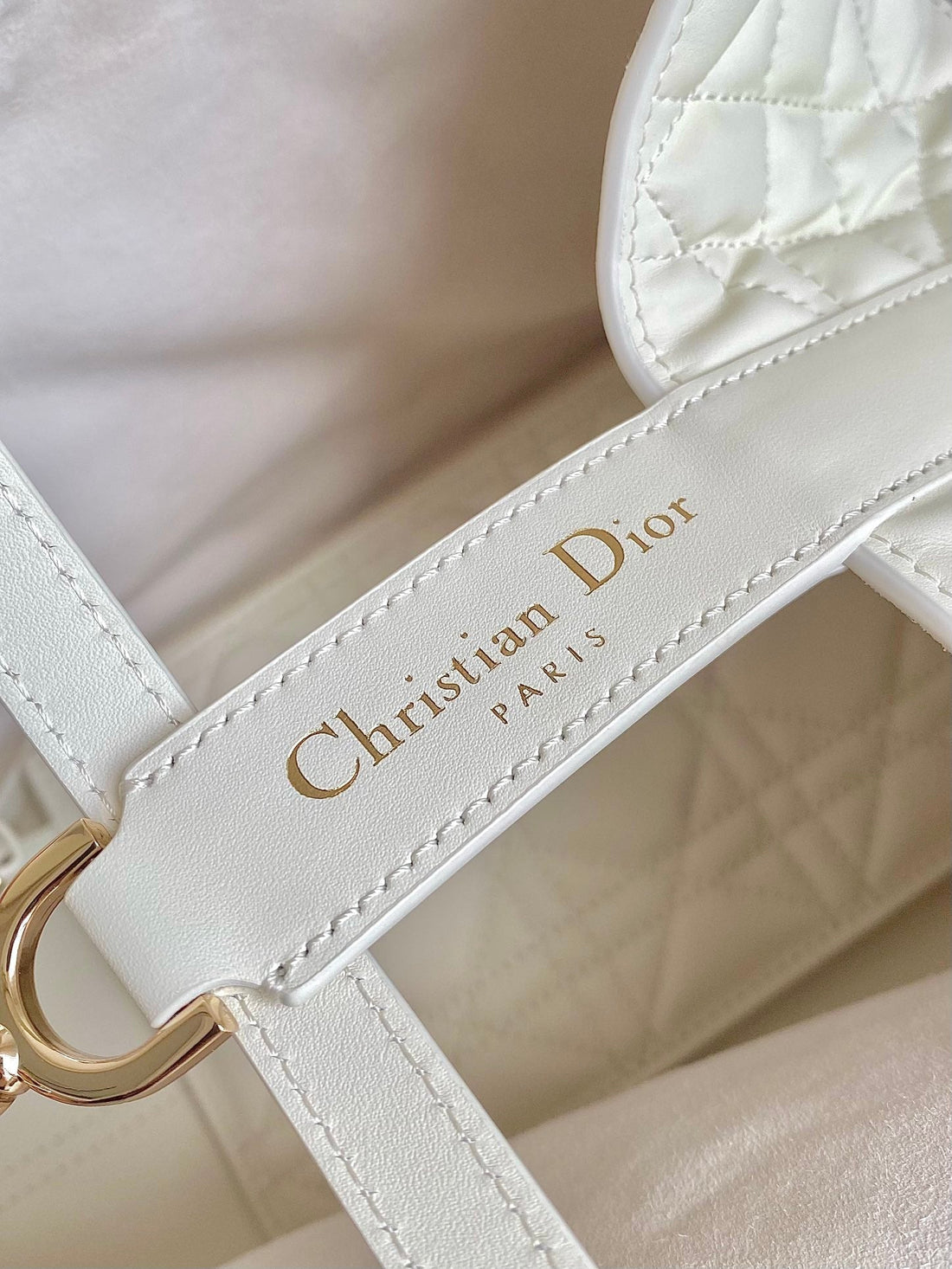 CD Medium Toujours 28 White Calfskin