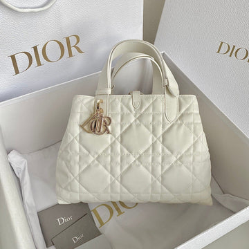Toujours 28 Bag In White Lambskin