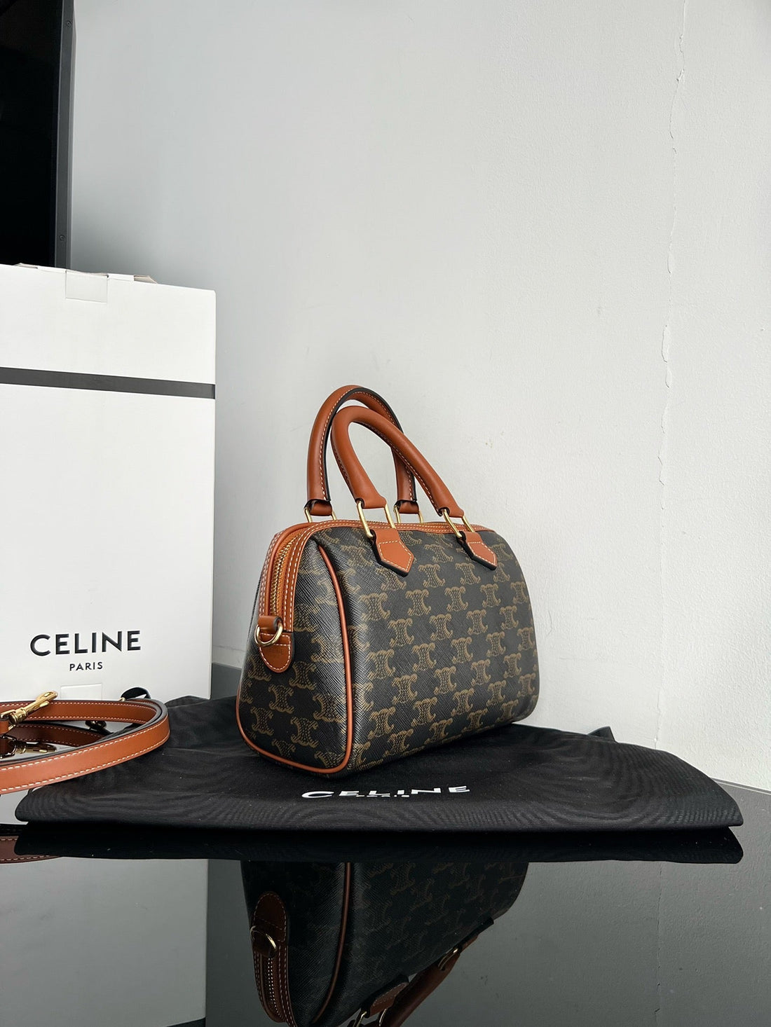 Boston Triphome 19 Black Pattern Calfskin