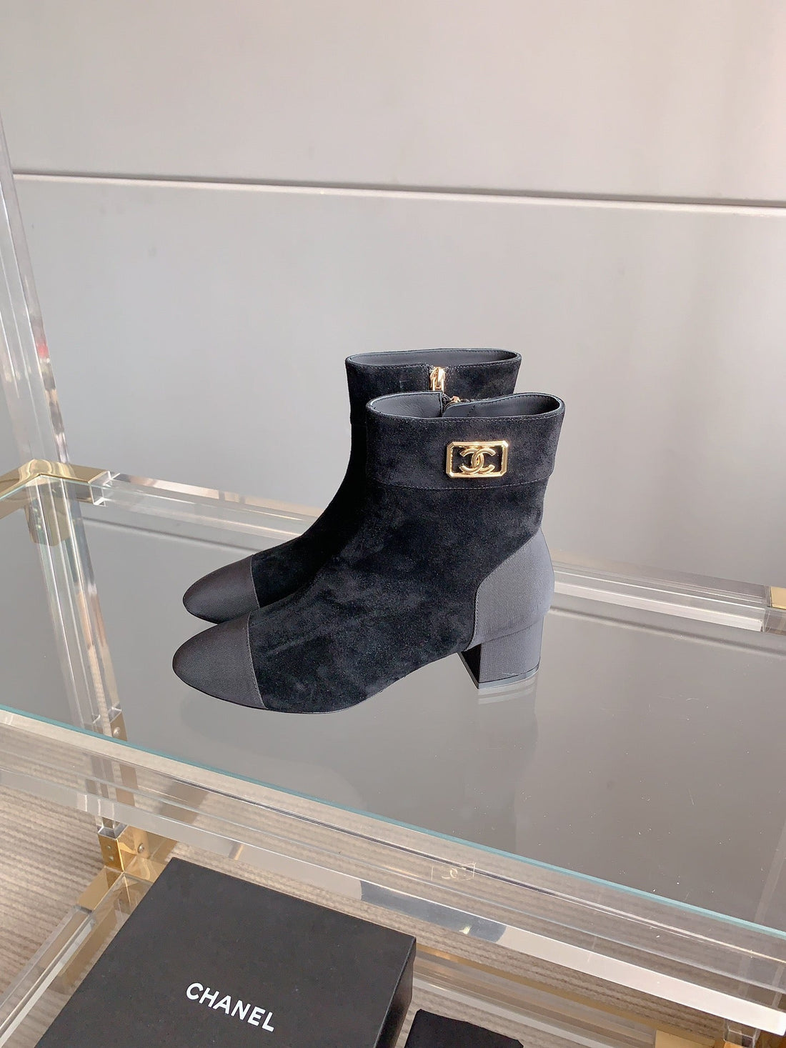CC Low-Cut Logo Ankle Boots 50MM Black Suede Frabic 464557