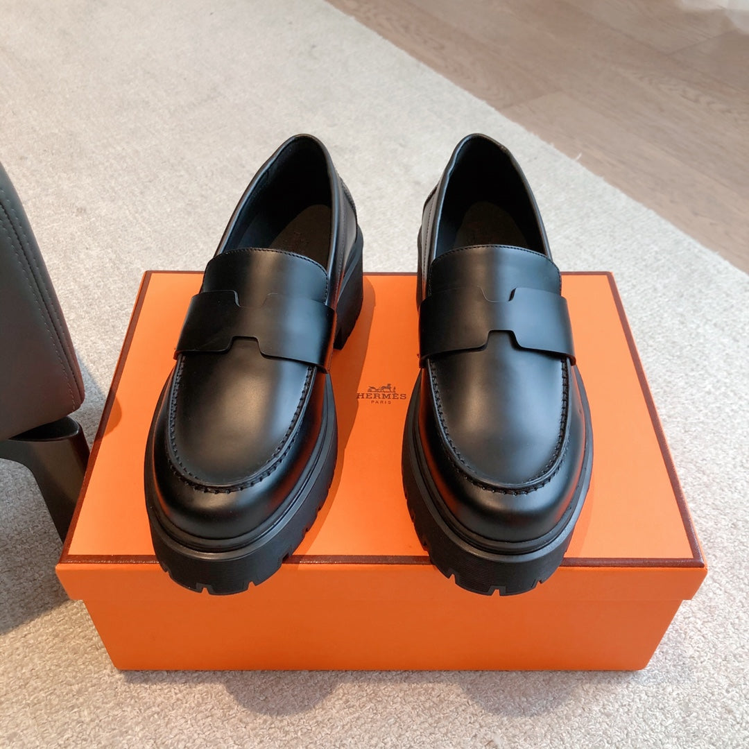 Hm Hitch Loafer Black Calfskin