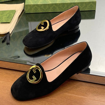 Blondie Logo-Plaque Loafers In Black Suede