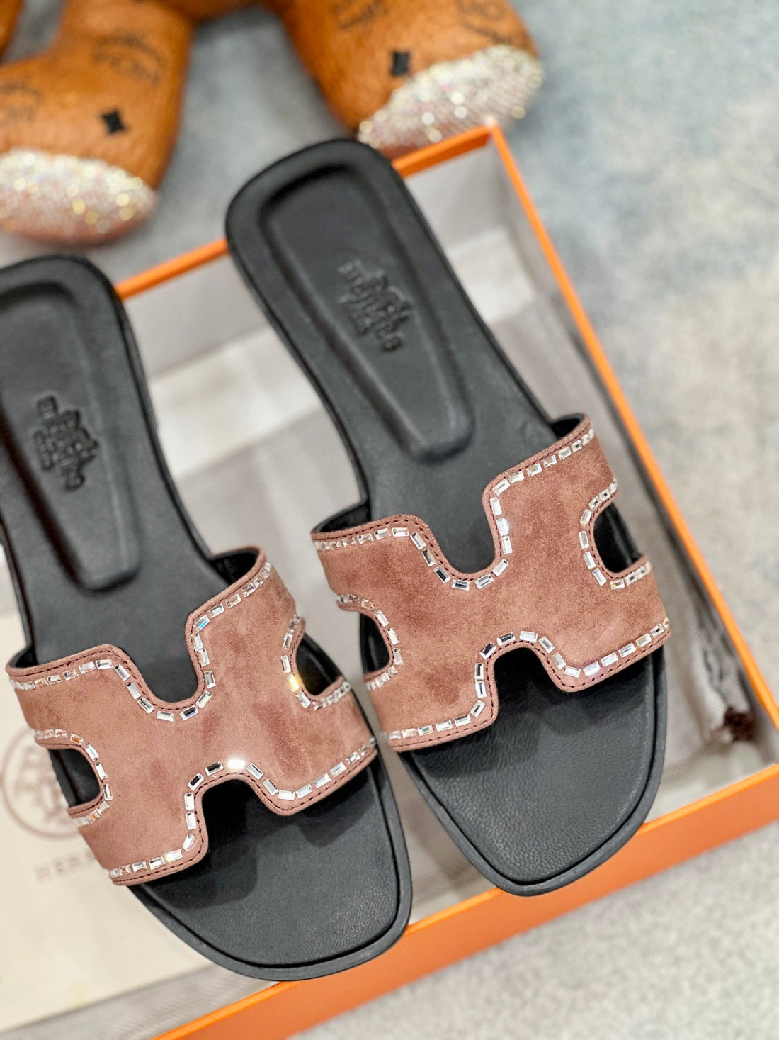 0RAN Sandal Sienna Black Suede Goatskin